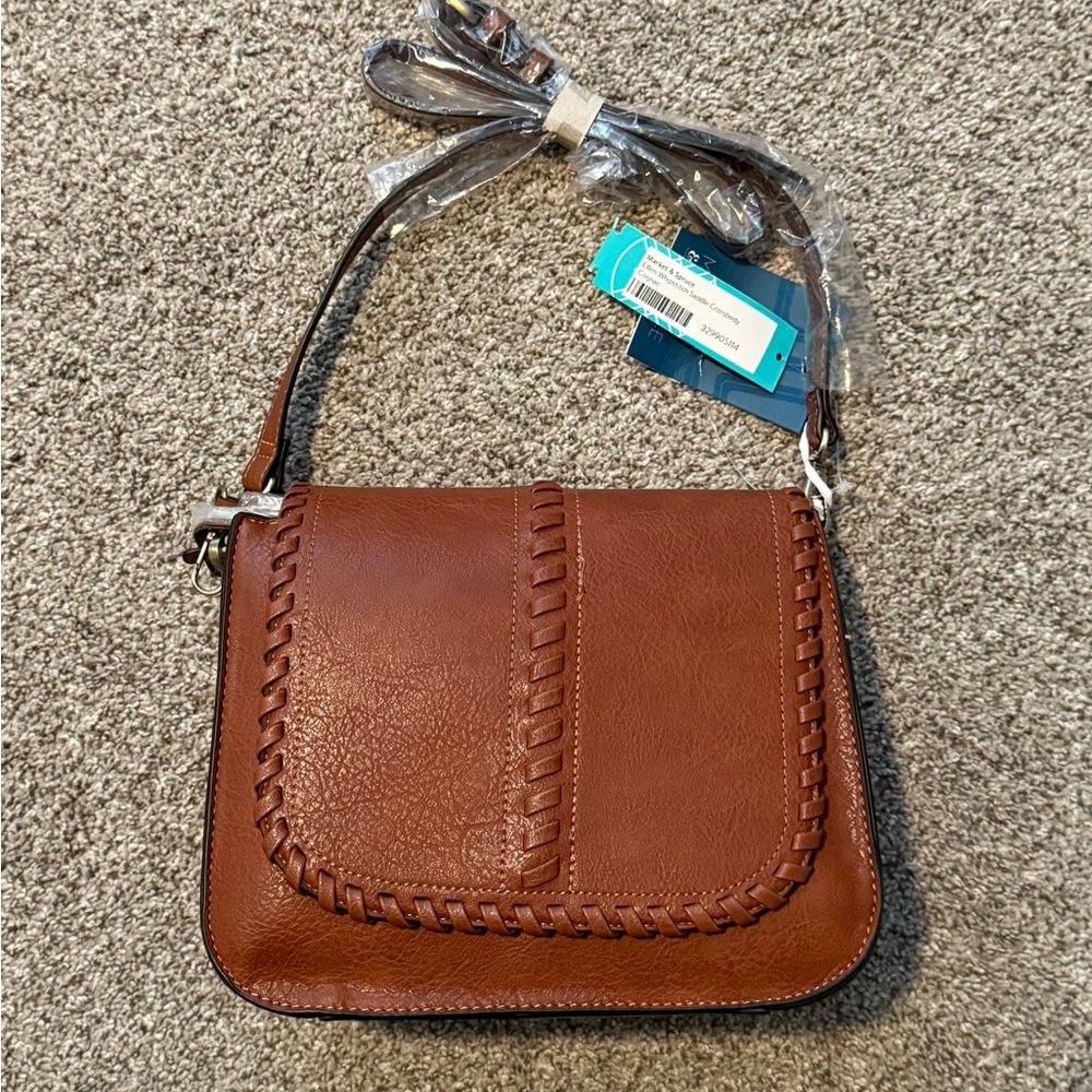 Market & Spruce Tan Crossbody Bag- Ellen Whipstitch
Saddle Crossbody